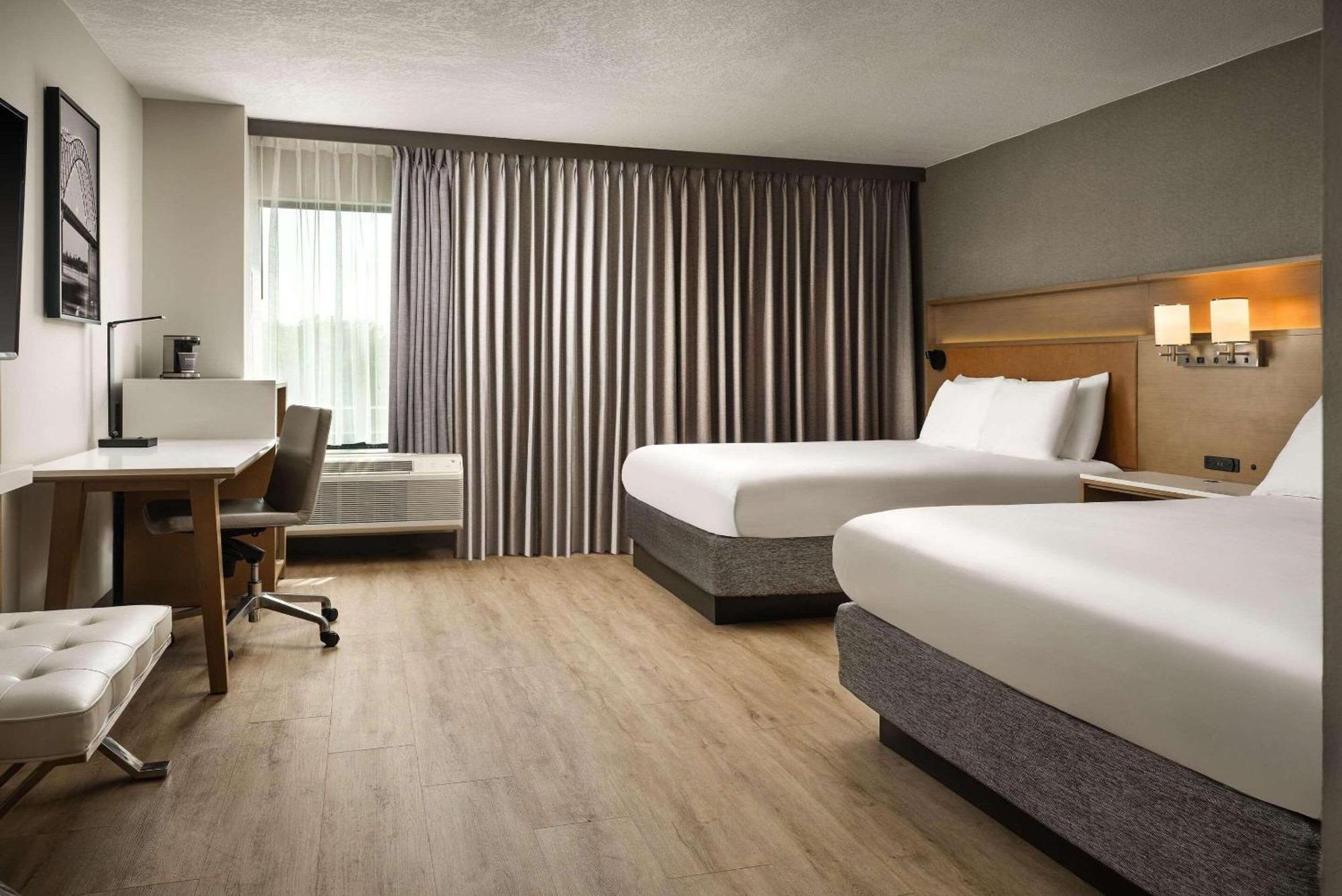 Radisson Hotel West Memphis Ngoại thất bức ảnh