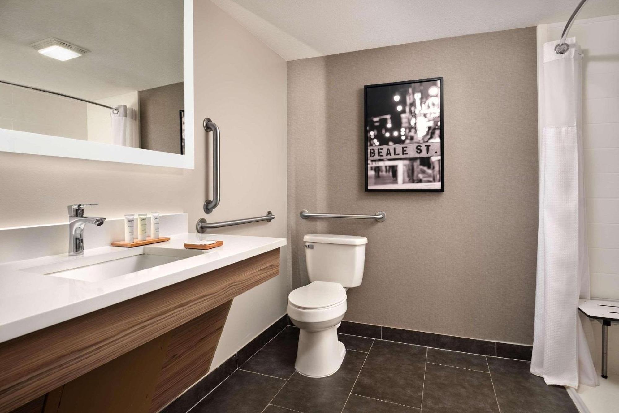 Radisson Hotel West Memphis Ngoại thất bức ảnh